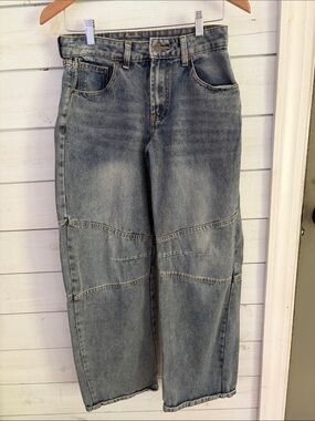 Cali 1850 Seamed Barrel Leg Jeans Blue Acid Wash Size 3 / 26 knee detail